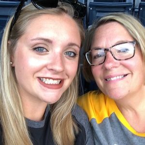 Meet your Posher, Alexis